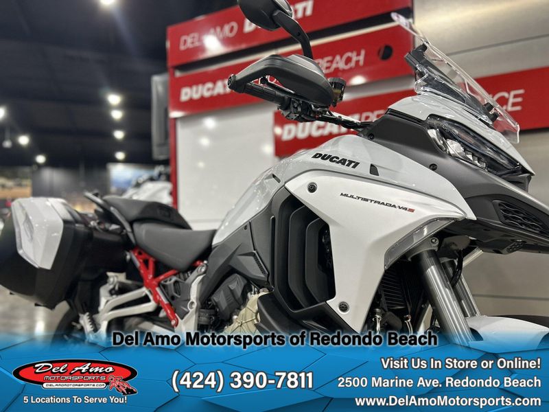2024 Ducati MULTISTRADA V4 S TRAVEL & RADAR SPOKED WHEELS Image 24