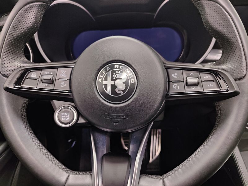 Used 2024 Alfa Romeo Stelvio Ti AWD w/Sunroof & NavImage 30