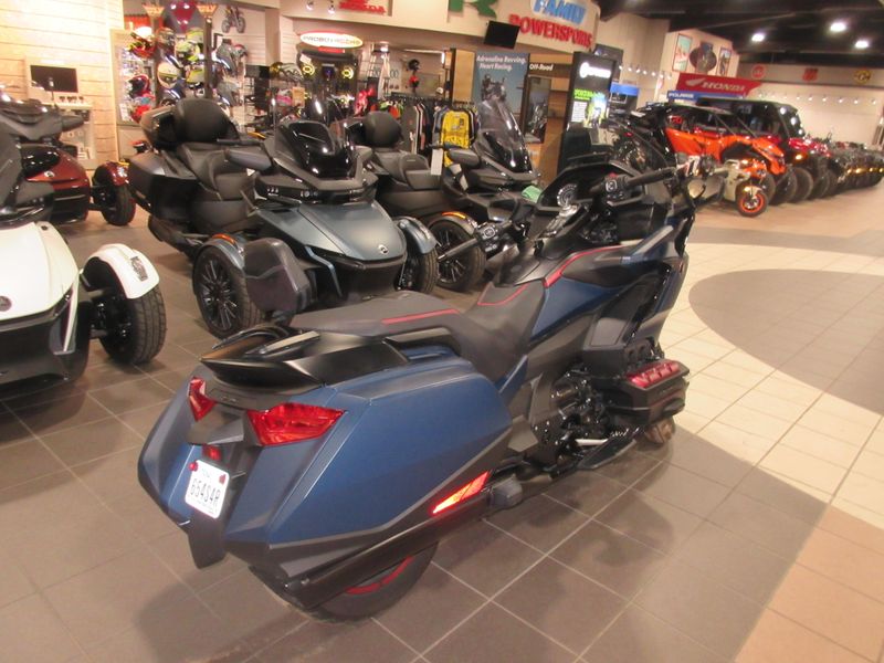 USED 2022 HONDA GOLDWING DCT Image 5