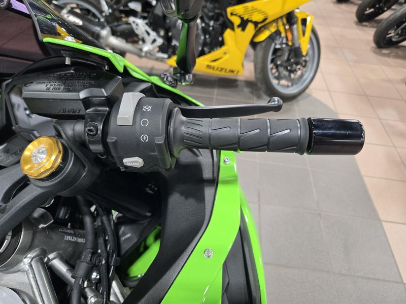 USED 2024 KAWASAKI NINJA ZX4RR ABS Image 17