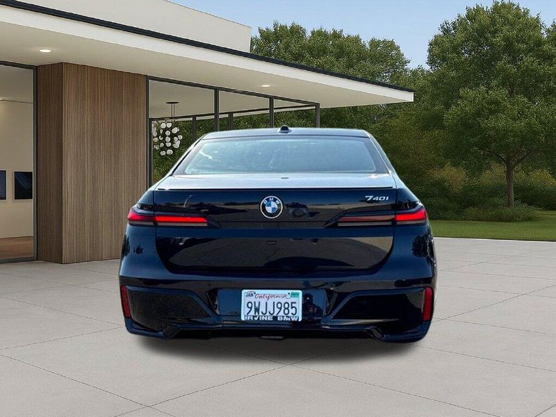 Used 2026 BMW 7 Series 740iImage 9