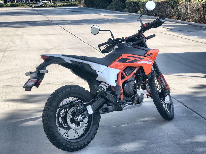 New 2026 KTM 390 ENDURO R Image 17