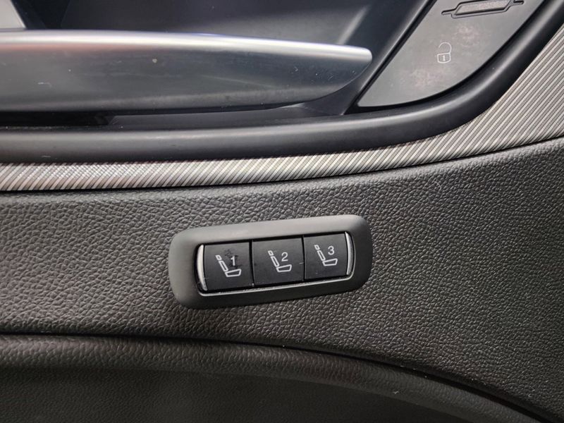 Used 2024 Alfa Romeo Stelvio Veloce AWD w/Sunrof/Activ AsstImage 18