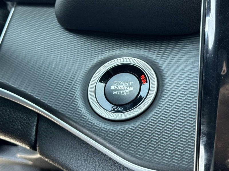 New 2026 Jeep Grand Cherokee Laredo 4x2