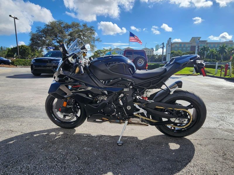 2026 BMW S 1000 RRImage 1