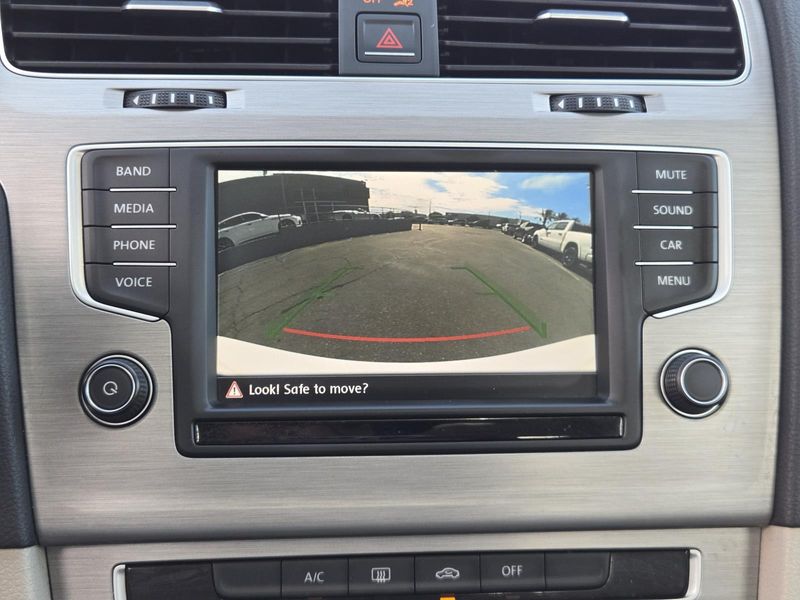 Used 2016 Volkswagen Golf 4dr HB Auto TSI S w/Sunroof