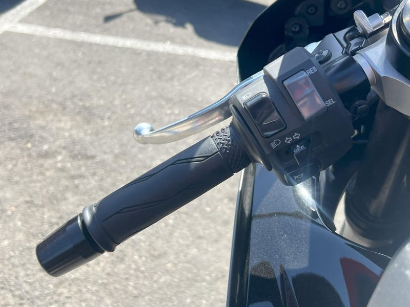 2024 Yamaha YZF-R7 Image 12