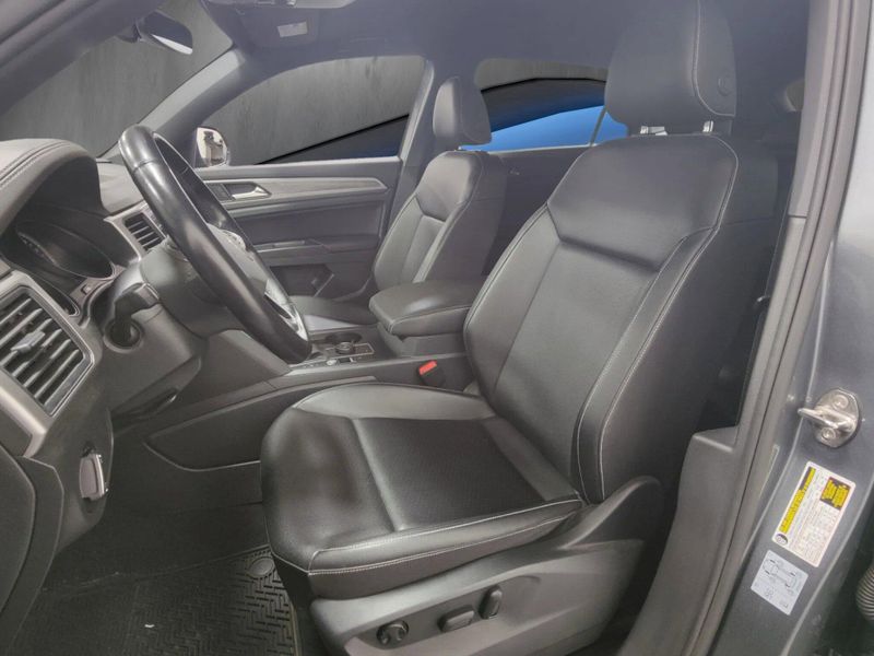 Used 2020 Volkswagen Atlas Cross Sport V6 AWD SE w/TechnologyImage 11