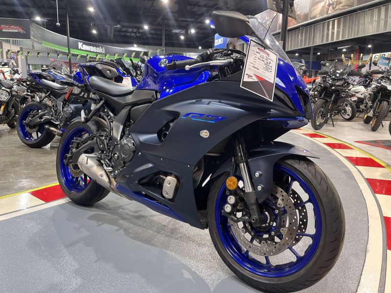 Used 2023 Yamaha YZF-R7 CA Image 24