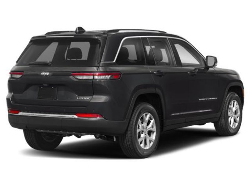 New 2025 Jeep Grand Cherokee Overland 4x4Image 3
