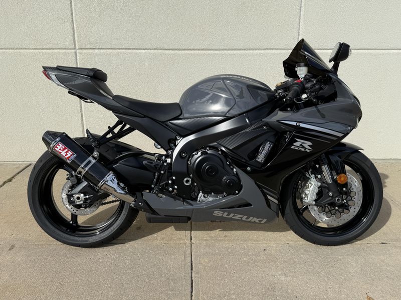 2025 Suzuki GSXR 600Image 2