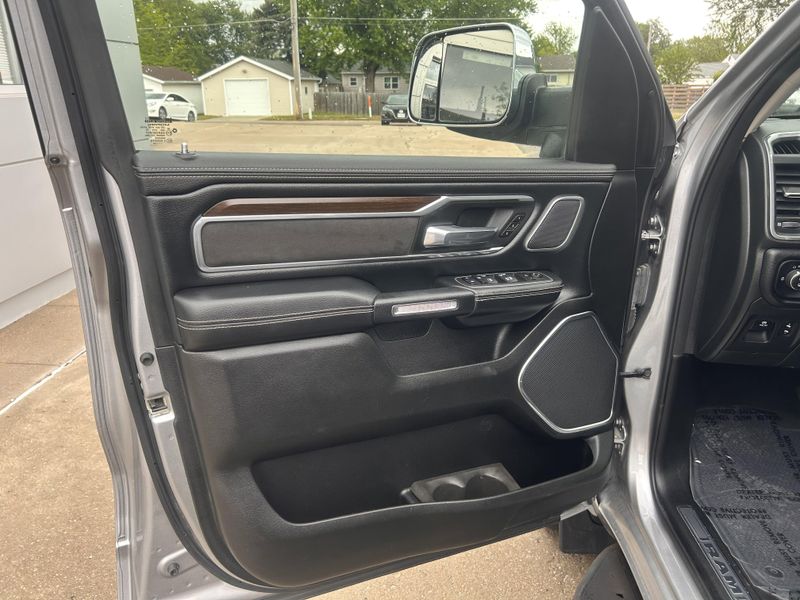 2022 RAM 1500 LaramieImage 11