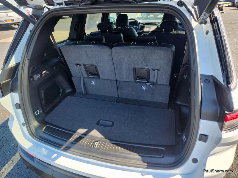 New 2026 Jeep Grand Cherokee L Limited 4x4