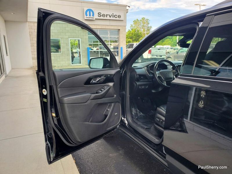 Used 2022 Chevrolet Traverse RS