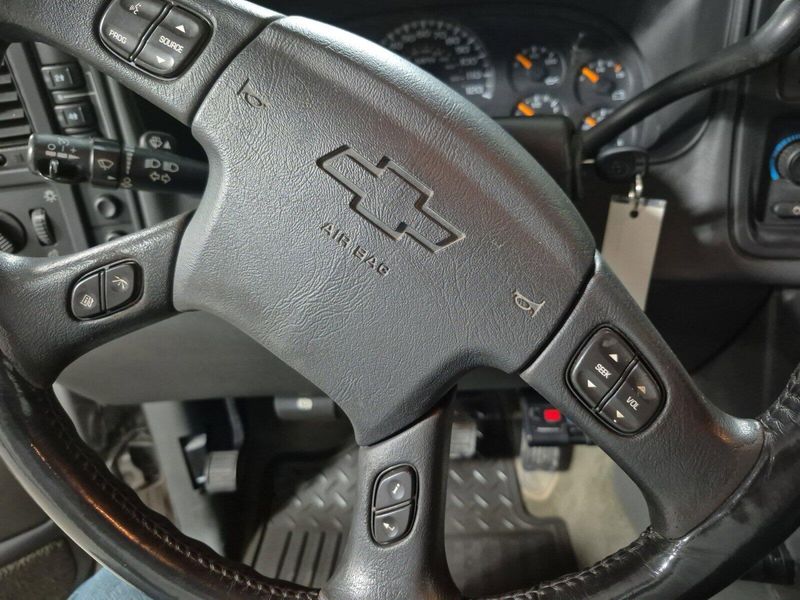 2005 Chevrolet Silverado 3500 DRW LTImage 25