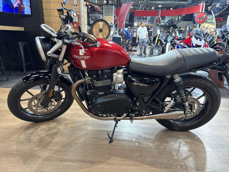 Used 2018 Triumph STREET TWIN Image 10
