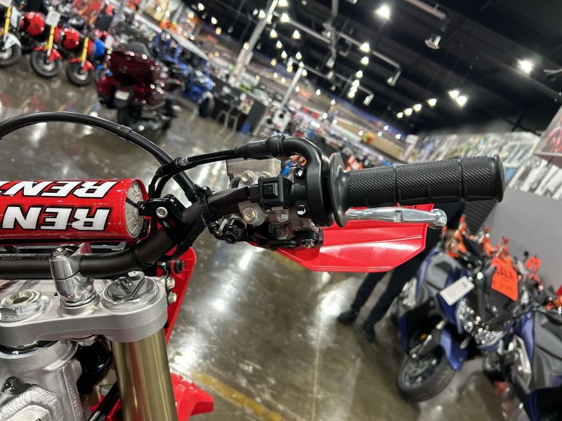 2025 Honda CRF450X  in a RED exterior color. Del Amo Motorsports of Redondo Beach (424) 390-7811 delamomotorsports.com 