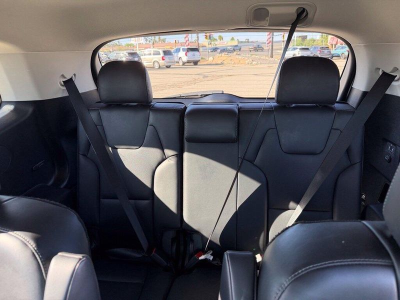 Used 2024 Kia Telluride SImage 16