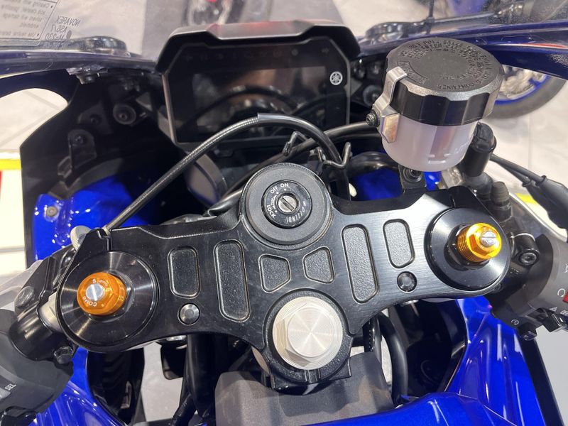 Used 2023 Yamaha YZF-R7 CA Image 16