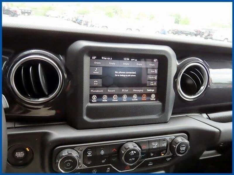 2021 Jeep Wrangler Unlimited Sahara AltitudeImage 16