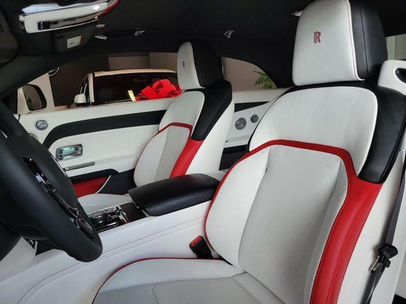 2025 Rolls Royce Spectre photo 4