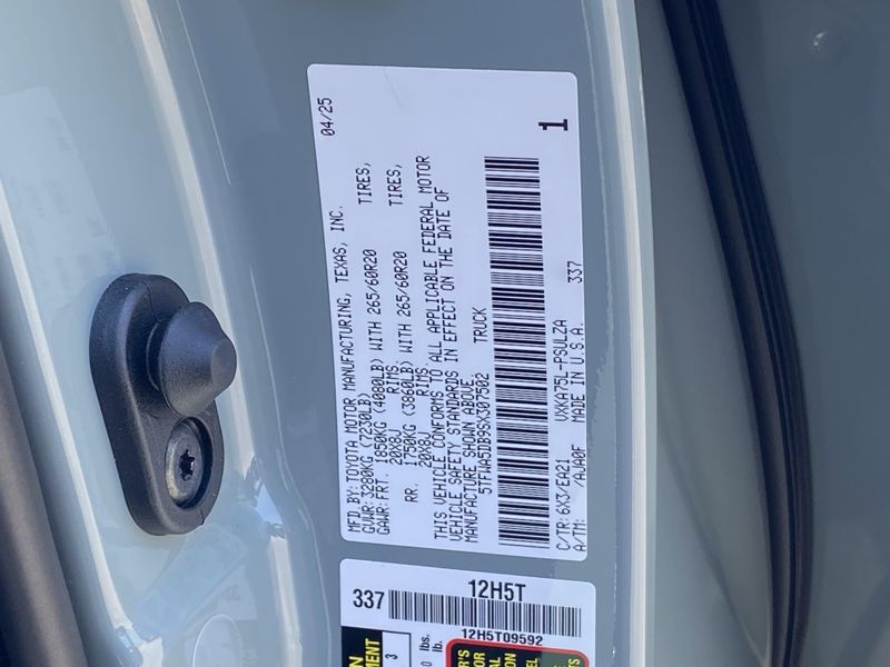 2025 Toyota Tundra LimitedImage 21