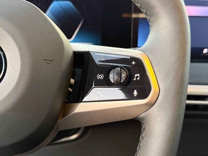 New 2026 BMW iX xDrive45Image 21