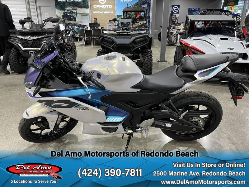 2025 Yamaha YZF-R3 ABS Image 10