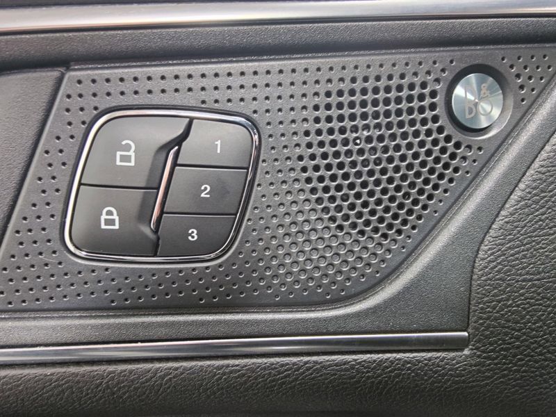 Used 2020 Ford Edge ST AWDImage 17