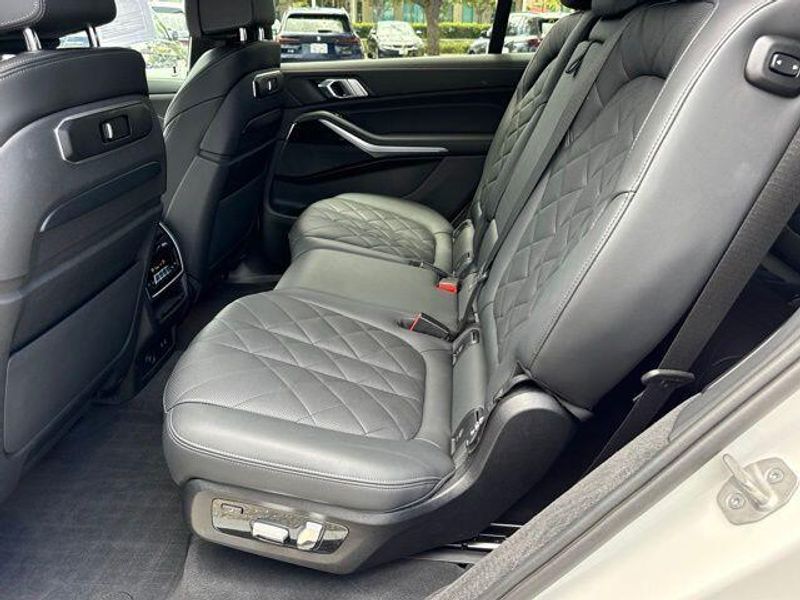 Used 2024 BMW X7 xDrive40iImage 32