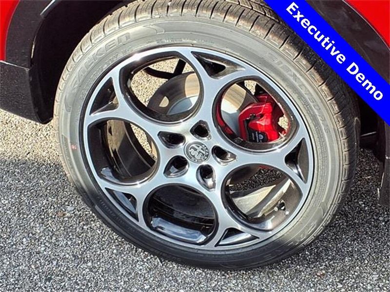 2025 Alfa Romeo Tonale Hybrid EawdImage 7