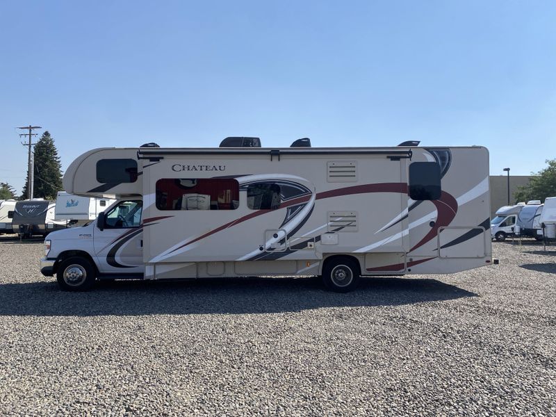 Used 2017 THOR CHATEAU 31Y Image 8