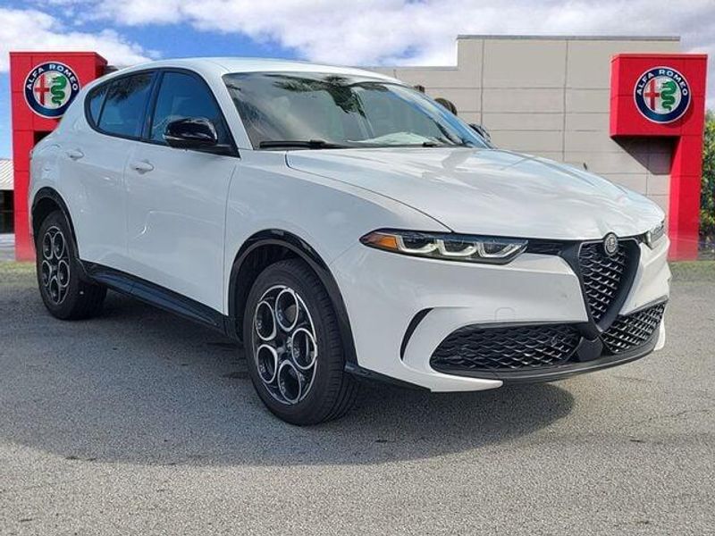 2025 Alfa Romeo Tonale photo 3