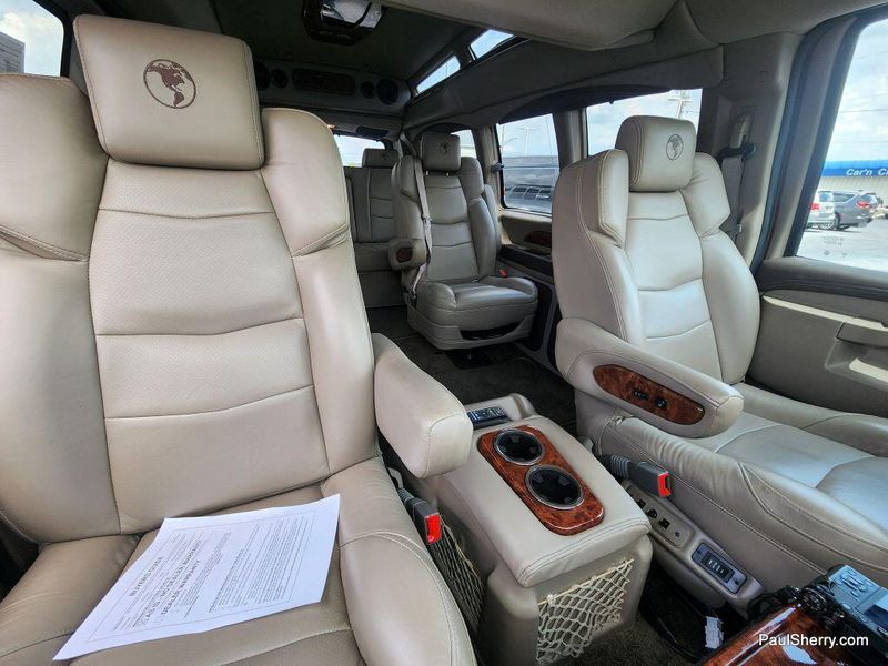 2022 Chevrolet Express Cargo Image 3