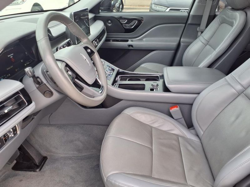 Used 2021 Lincoln Aviator ReserveImage 16