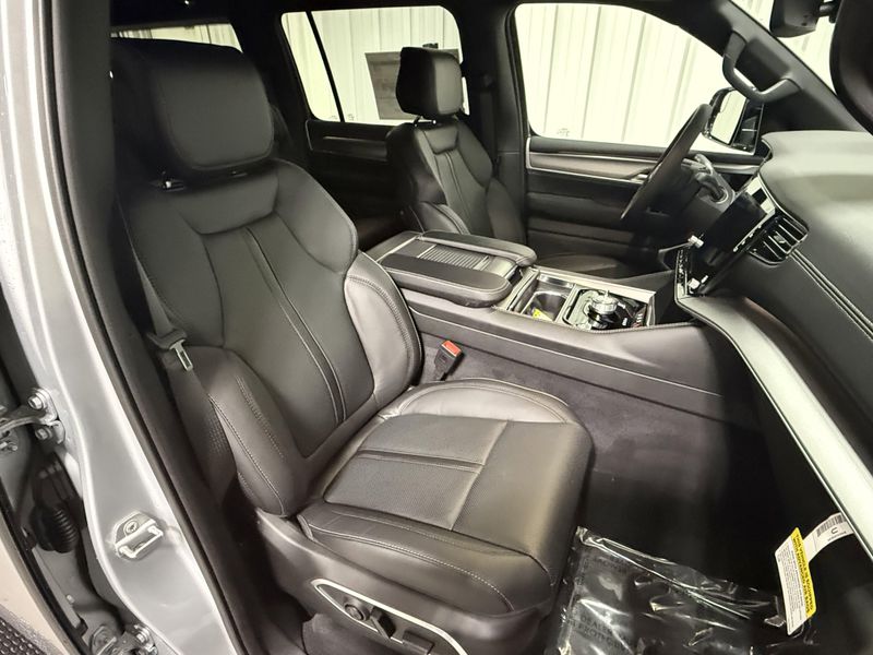 2026 Jeep Grand Wagoneer L 4x4Image 13