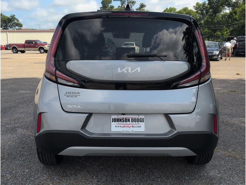 Used 2024 Kia Soul LXImage 4