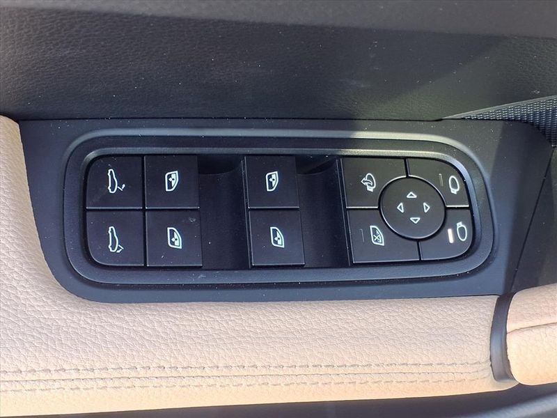 Used 2024 Porsche Cayenne Coupe BaseImage 17