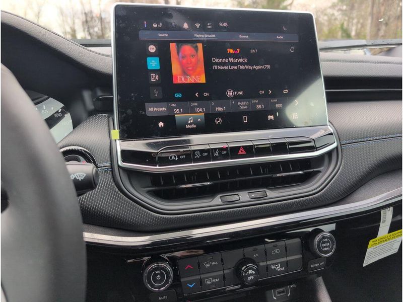 New 2026 Jeep Compass Latitude Altitude 4x4Image 13