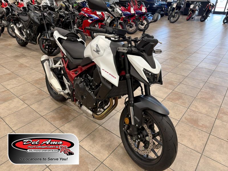 New 2025 Honda CB750 HORNET Image 1