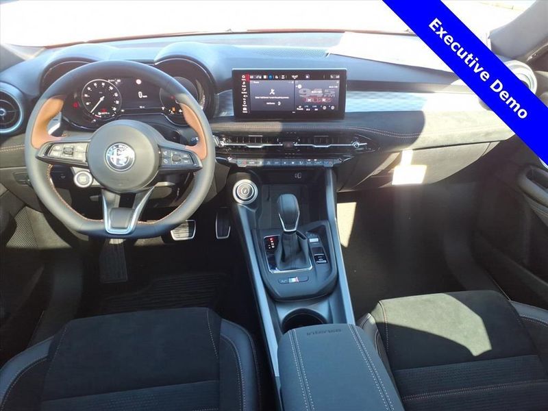 New 2025 Alfa Romeo Tonale IntensaImage 11