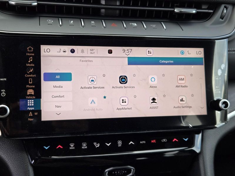 New 2026 Jeep Grand Cherokee Laredo Altitude 4x2
