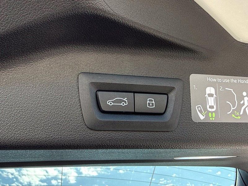 Used 2026 BMW X5 sDrive40iImage 17