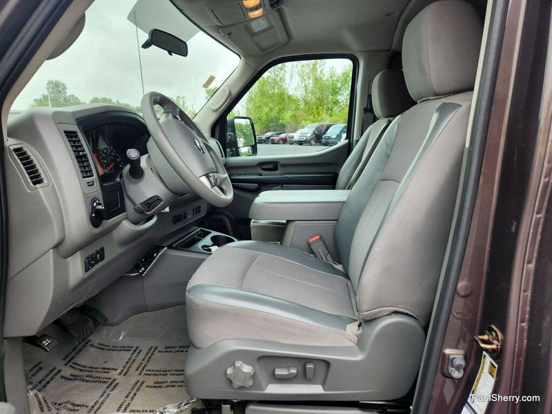 2017 Nissan NV Passenger NV3500 HD SVImage 37