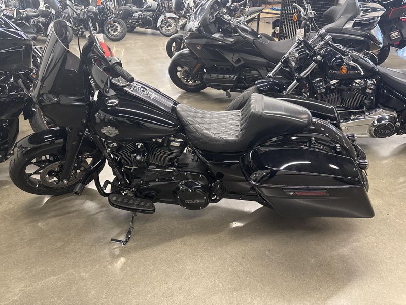 Used 2024 Harley-Davidson Road King Special 