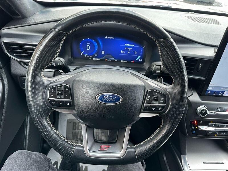 2020 Ford Explorer STImage 2