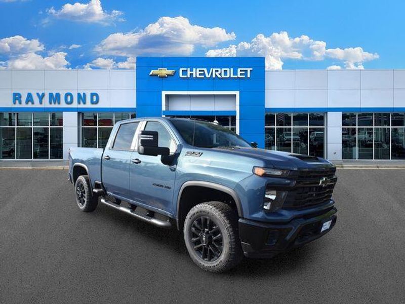 New 2026 Chevrolet Silverado 2500HD CustomImage 11