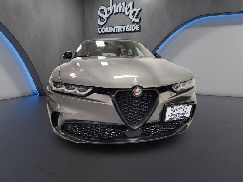 Used 2024 Alfa Romeo Tonale Veloce Premium AWD w/SunroofImage 2