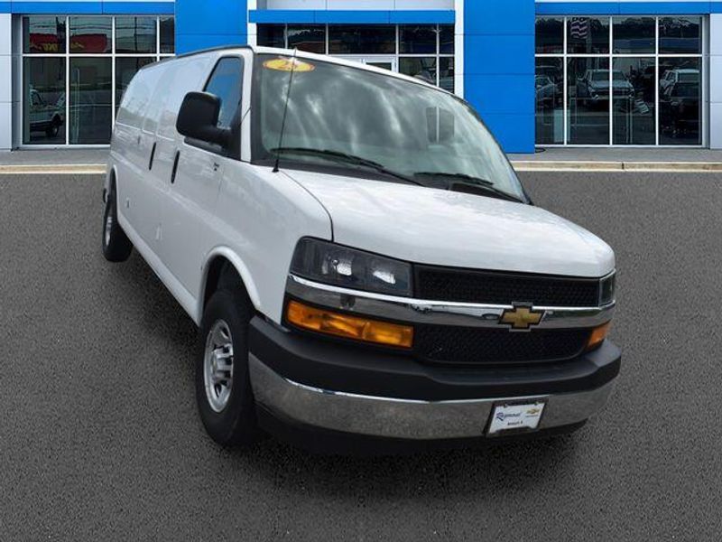 New 2025 Chevrolet Express 2500 Work VanImage 10