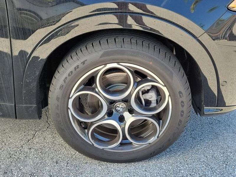 2025 Alfa Romeo Tonale BASE SPRINT photo 2